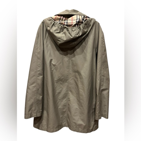 Burberry Men's Classic Beige Trench Coat size M - Picture 2 of 16